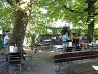 Den Sommer geniessen, mit Freunden, Kollegen, der Familie im Biergarten Gasthof Goldene Traube in Kempten Den Sommer geniessen, mit Freunden, Kollegen, der Familie im Biergarten Gasthof Goldene Traube in Kempten