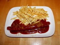 Currywurst mit Pommes Frites
